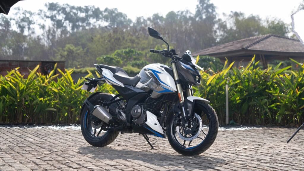 bajaj pulsar n250