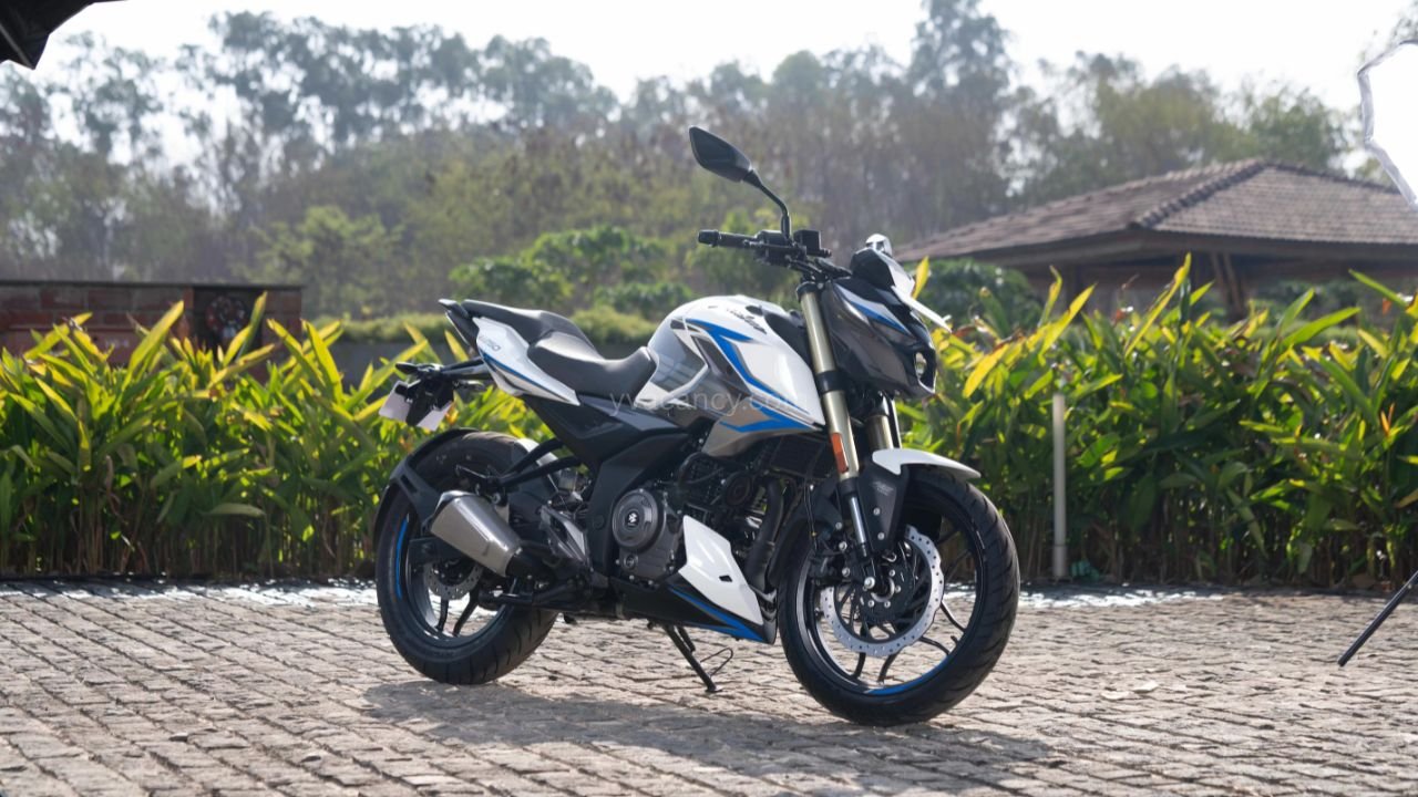 bajaj pulsar n250